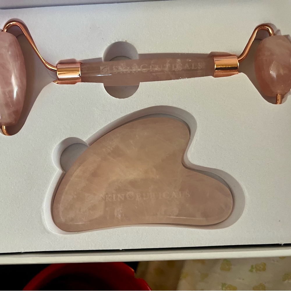 SkinCeuticals Gua Sha NIB